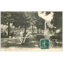 carte postale ancienne 69 LYON. Bassin Place Bellecour 1910