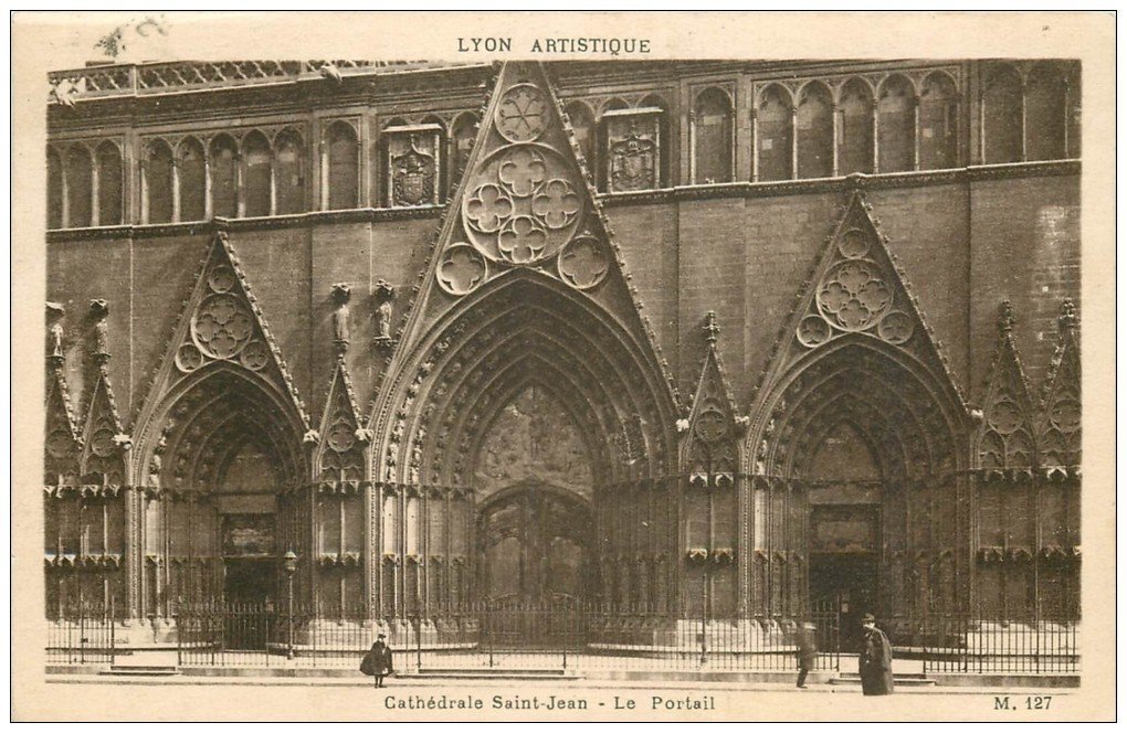carte postale ancienne 69 LYON. Cathédrale Saint-Jean Portail vers 1935
