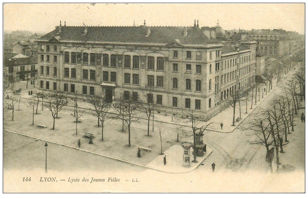 carte postale ancienne 69 LYON. Lycée Filles 1914