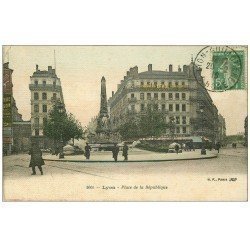 carte postale ancienne 69 LYON. Place de la République 1916