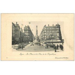 carte postale ancienne 69 LYON. Place République 1911. Pub Ricqlès