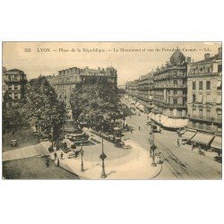 carte postale ancienne 69 LYON. Place République 1935