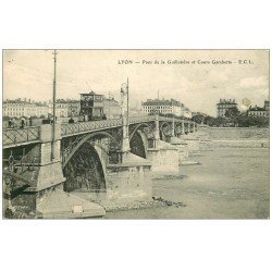 carte postale ancienne 69 LYON. Pont Guillotière Cours Gambetta