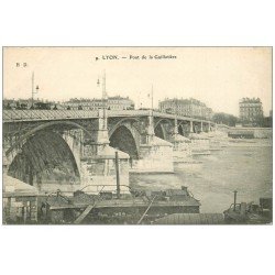 carte postale ancienne 69 LYON. Pont Guillotière Péniche à charbons