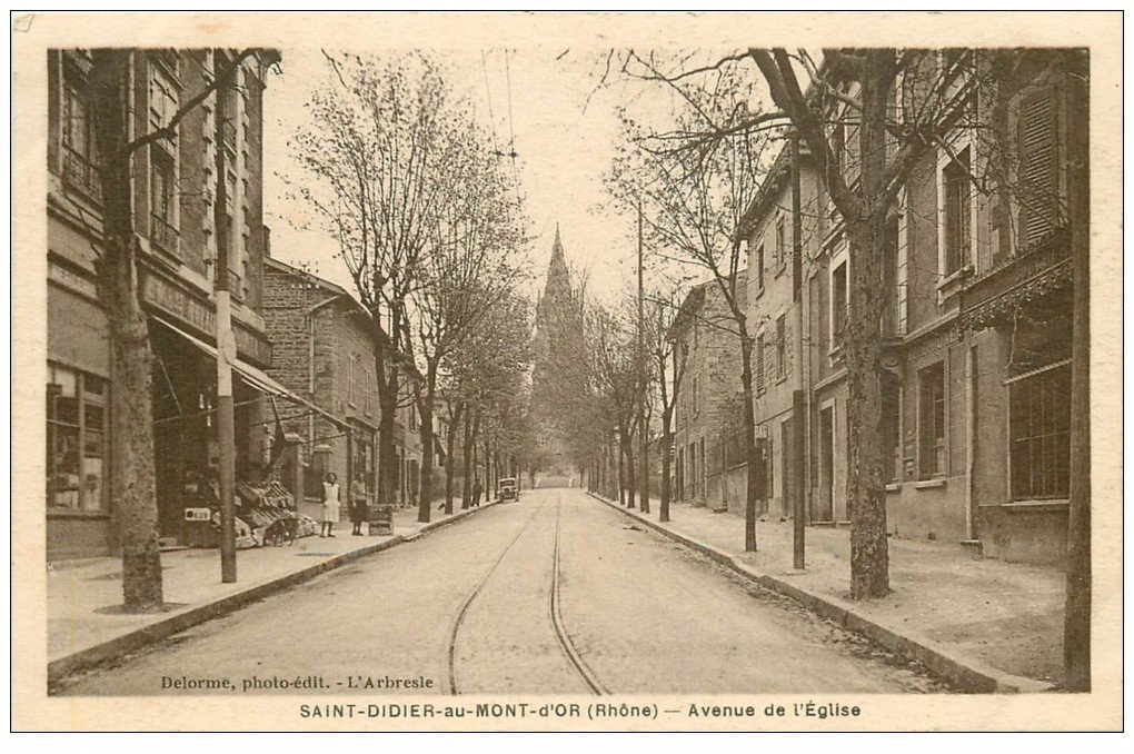 69 SAINTDIDIERAUMONTD'OR. Avenue de l'Eglise Poste et Epicerie