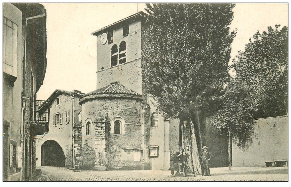 69 SAINTROMAINAUMONTD'OR. L'Eglise et Arbre de la Liberté 1907 69 SAINTROMAINAUMONTD'OR. L'Eglise et Arbre de la Liberté 1907