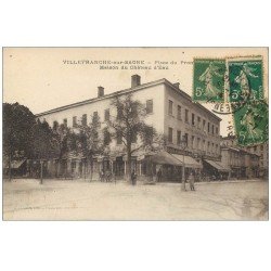carte postale ancienne 69 VILLEFRANCHE-SUR-SAÔNE. Café du Château d'Eau sur la Place 1911