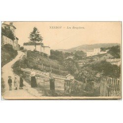 69 YZERON. Les Bruyères. Pli aux coins