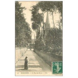carte postale ancienne 14 BERNIERES. La Rue des Ormes 1908