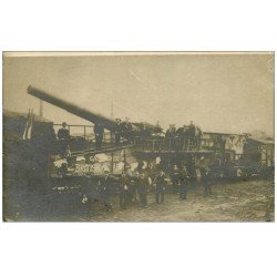 carte postale ancienne 14 BERNIERES. Rare d'un Canon chargé sur un Train. Carte Photo 1918 British 4° Compagnie