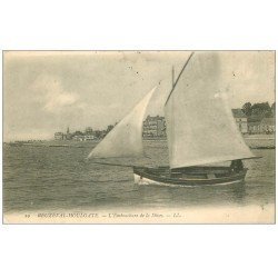 carte postale ancienne 14 BEUZEVAL-HOULGATE. Barque de Pêcheur embouchure Dives