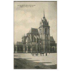 carte postale ancienne 72 LA FERTE-BERNARD. Attelage et Eglise Place du Marché