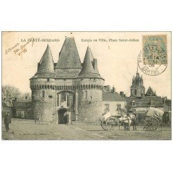 carte postale ancienne 72 LA FERTE-BERNARD. Place Saint-Julien Attelages et panneau Photographies 1906