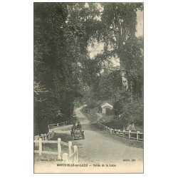 carte postale ancienne 14 BRETTEVILLE-SUR-LAIZE. Voiture très ancienne sur la Route de la Vallée 1915