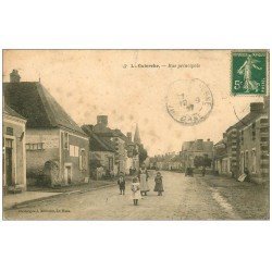 carte postale ancienne 72 LA GUIERCHE. Rue Principale 1907 'en l'état)...