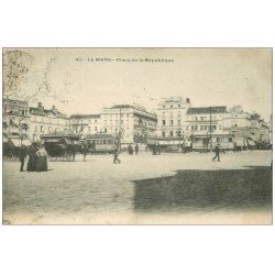 carte postale ancienne 72 LE MANS. Place de la République. Félix Potin et Tramway Maggi 1906