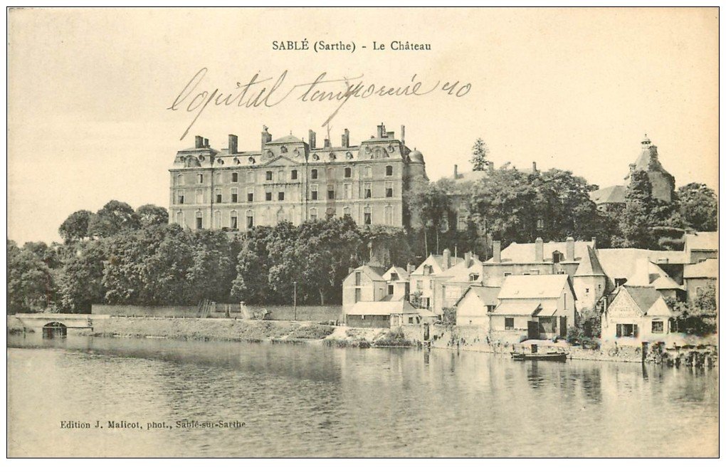 Carte Postale Ancienne - Sablé-sur-Sarthe : Le Château Et Le Square De L'église (Sarthe 72)