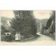 carte postale ancienne 72 SAINT-LEONARD-DES-BOIS. Fillettes vers les Gorges