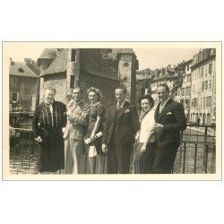 74 ANNECY. Rare Photo d'un Groupe Palais de l'Isle Canal du Thiou