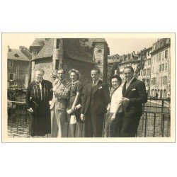 carte postale ancienne 74 ANNECY. Rare Photo d'un Groupe Palais de l'Isle Canal du Thiou