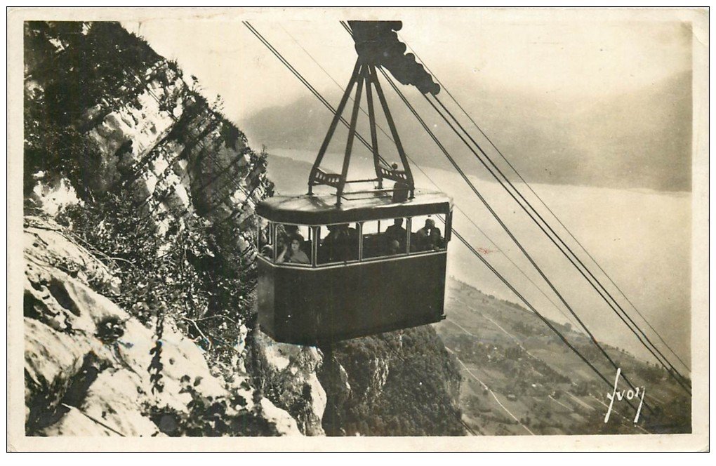 carte postale ancienne 74 ANNECY. Téléphérique de Veyrier du Lac 1937. Carte Photo