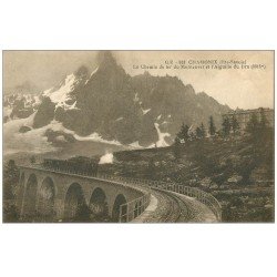 carte postale ancienne 74 CHAMONIX. Chemin de Fer Montenvers Aiguille Dru. Train à crémaillière