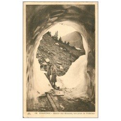 carte postale ancienne 74 CHAMONIX. Intérieur Glacier Bossons 1933