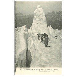 carte postale ancienne 74 CHAMONIX. Sérac et Crevasse Jonction. Alpinisme et Ascension