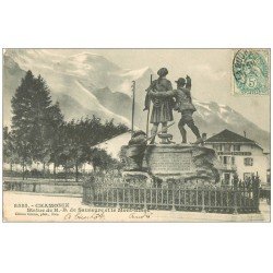 carte postale ancienne 74 CHAMONIX. Statue Saussure et Mont blanc vers 1903 Hôtel de la Poste