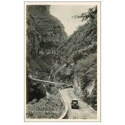 carte postale ancienne 74 GRUFFY et CUSY. Voiture ancienne Pont de l'Abîme sur le Chéran. Carte Photo