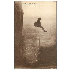 carte postale ancienne 74 SALEVE. Descente du Saut de la Mule. Alpiniste