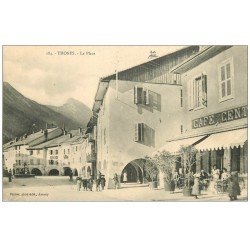 74 THONES. Café sur la Place