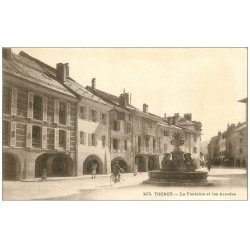 carte postale ancienne 74 THONES. Fontaine et Café du Marché sous les Arcades 1927