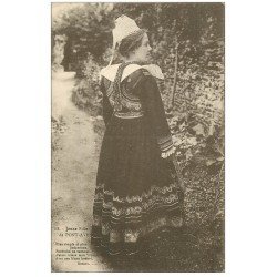 carte postale ancienne LA BRETAGNE. Jeune Fille de Pont-Aven 1929