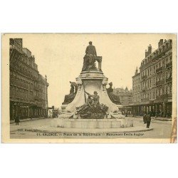 carte postale ancienne 26 VALENCE. Monument Augier Place de la République 1909