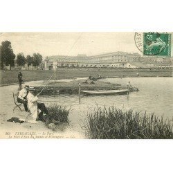 carte postale ancienne 78 VERSAILLES. Pêcheurs à la Pièce d'eau des Suisses 1906 et Orangerie