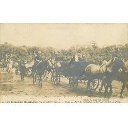 carte postale ancienne 78 VERSAILLES. Journées Italiennes le Cortège en Poste 1903