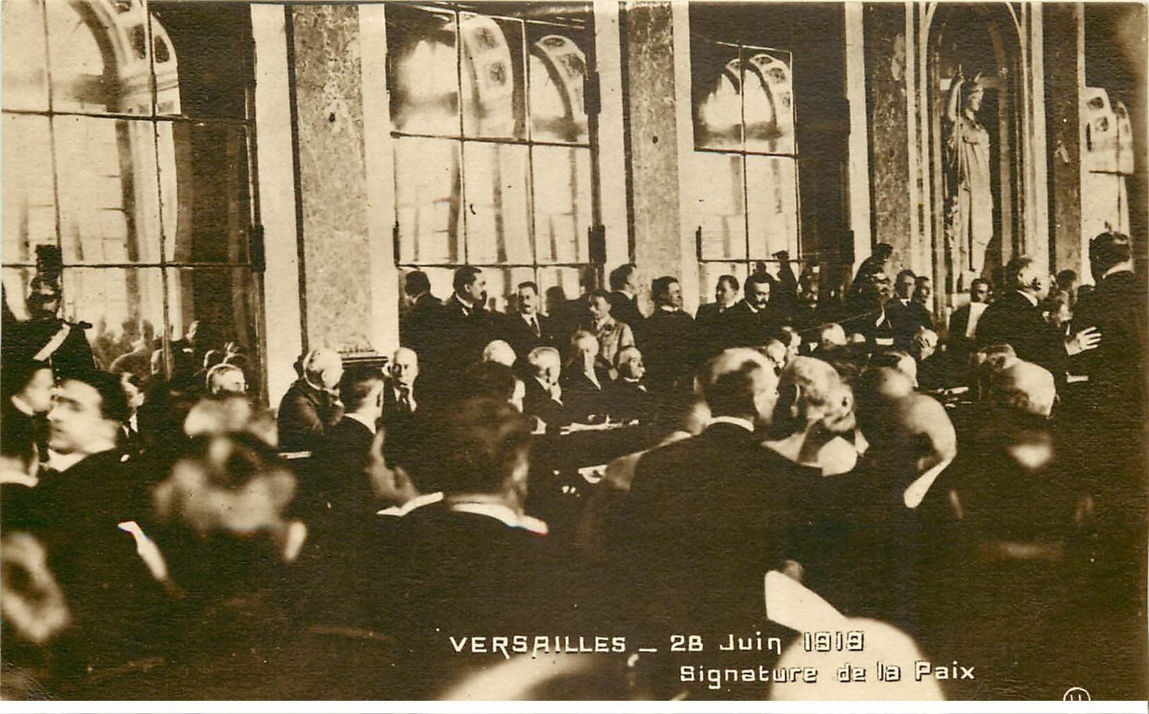 carte postale ancienne 78 VERSAILLES. Signature de la Paix 1919 avec Clémenceau, Wilson...