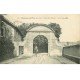 carte postale ancienne 78 MAISONS-LAFFITTE. Cavalier Porte des Pétrons 1921