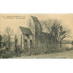 carte postale ancienne 78 MAISONS-LAFFITTE. Vieille Eglise personnage et Chien dans l'herbe