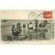 carte postale ancienne 14 COURSEULLES. Enfants sur la Plage 1907