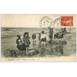 carte postale ancienne 14 COURSEULLES. Enfants sur la Plage 1907