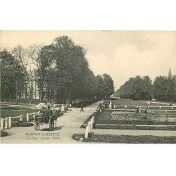 carte postale ancienne 78 MAISONS-LAFFITTE. Avenue Albine attelage au Parc