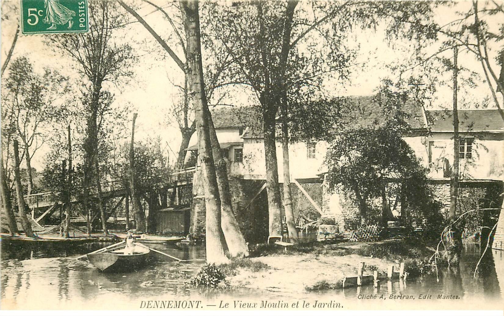 carte postale ancienne 78 DENNEMONT. Vieux Moulin et Jardin Canotage en barque 1908