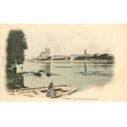 carte postale ancienne 78 MANTES. Enfant dans barque Ile des Boeufs vers 1900