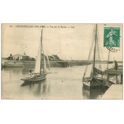 carte postale ancienne 14 COURSEULLES. Le Bassin du Commerce, Cycliste et Voiliers 1915