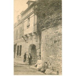 carte postale ancienne 78 MANTES. La Porte aux Prêtres vers 1900