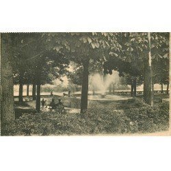 carte postale ancienne 78 MANTES-LA-JOLIE. Promenade des Cordeliers le Jet d'eau 1911 animation