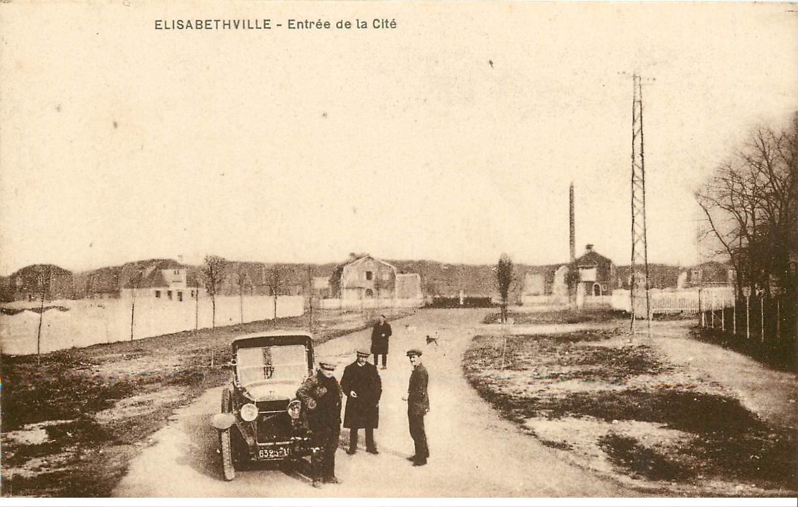carte postale ancienne 78 ELISABETHVILLE. Entrée de la Cité voiture ancienne sépia