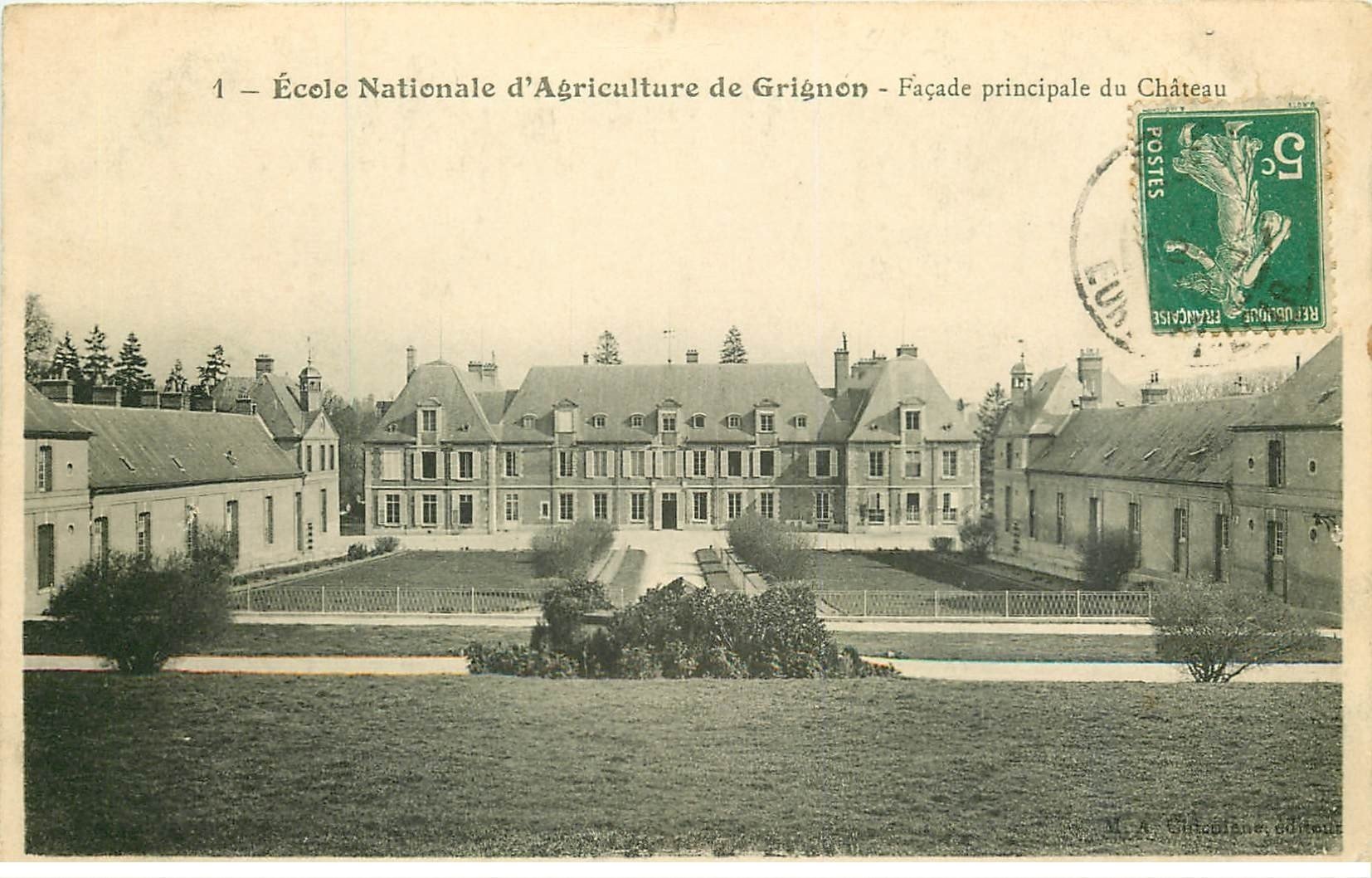 carte postale ancienne 78 GRIGNON. Ecole Nationale Agriculture. Façade du Château 1910